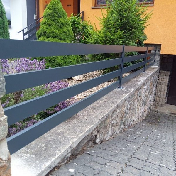 Plot s lamelovou výplňou 90x25 antracit - Skalica